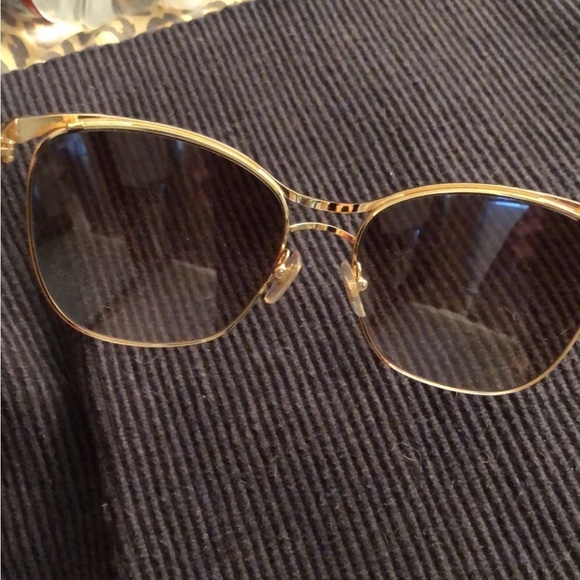 Dolce Gabbana gold rimmed aviator sunglasses with case - Picture 13 of 13